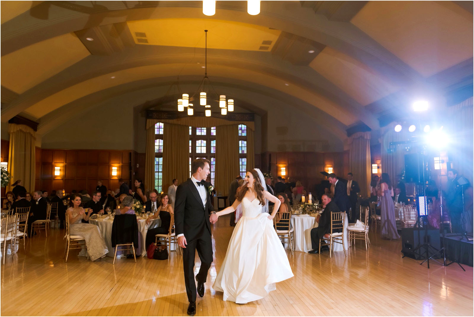 classic Michigan league wedding | Erin Schmidt Photography | Metro Detroit Wedding Photographer