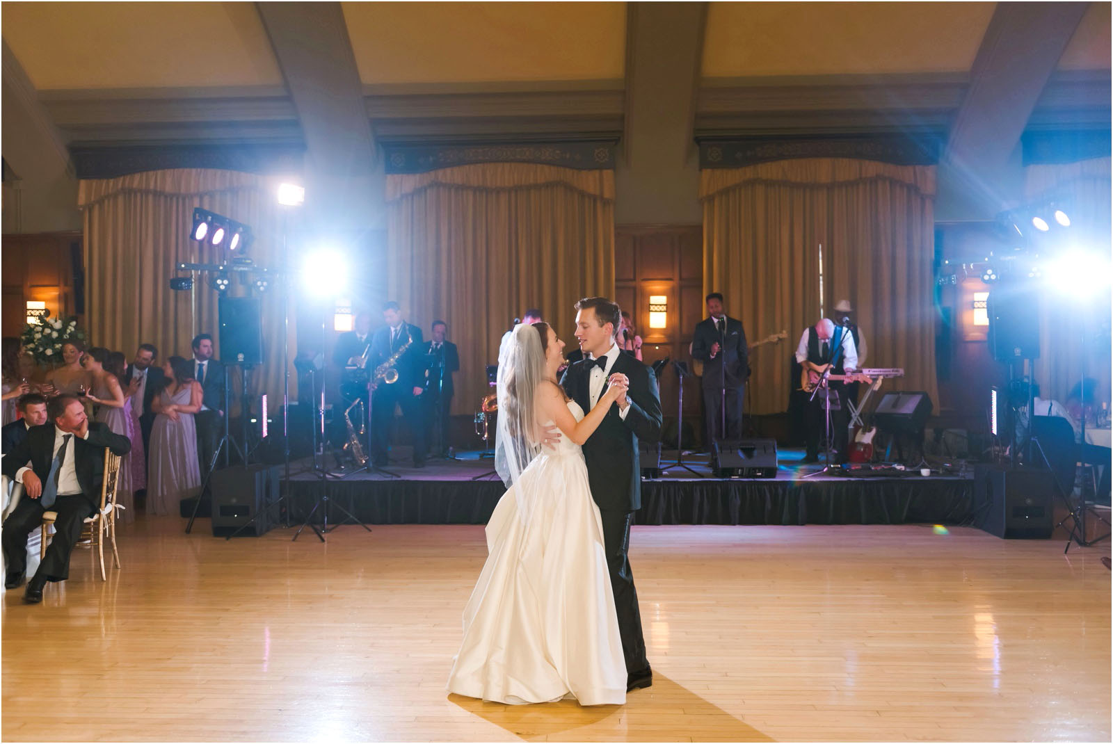 classic Michigan league wedding | Erin Schmidt Photography | Metro Detroit Wedding Photographer
