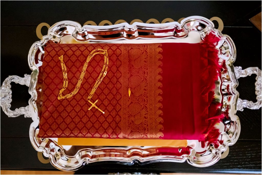 photo of a saree and chain for a Marthoma wedding ceremony on a silver tray